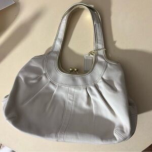 Coach Leather Limited Edition Pleated Kiss Lock Ivory Gold Used